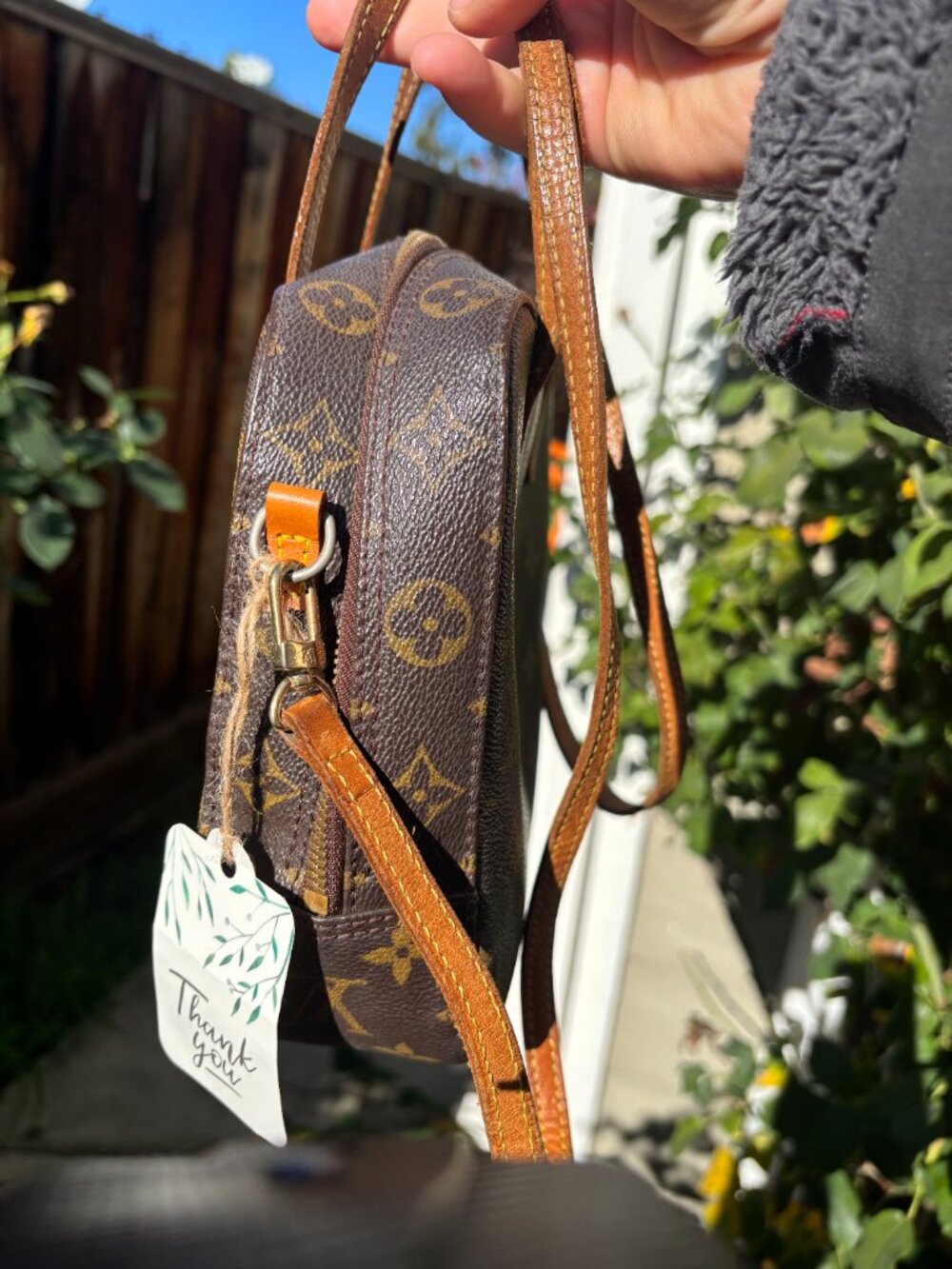 Authentic Louis Vuitton crossbody bag - Picture 4 of 13